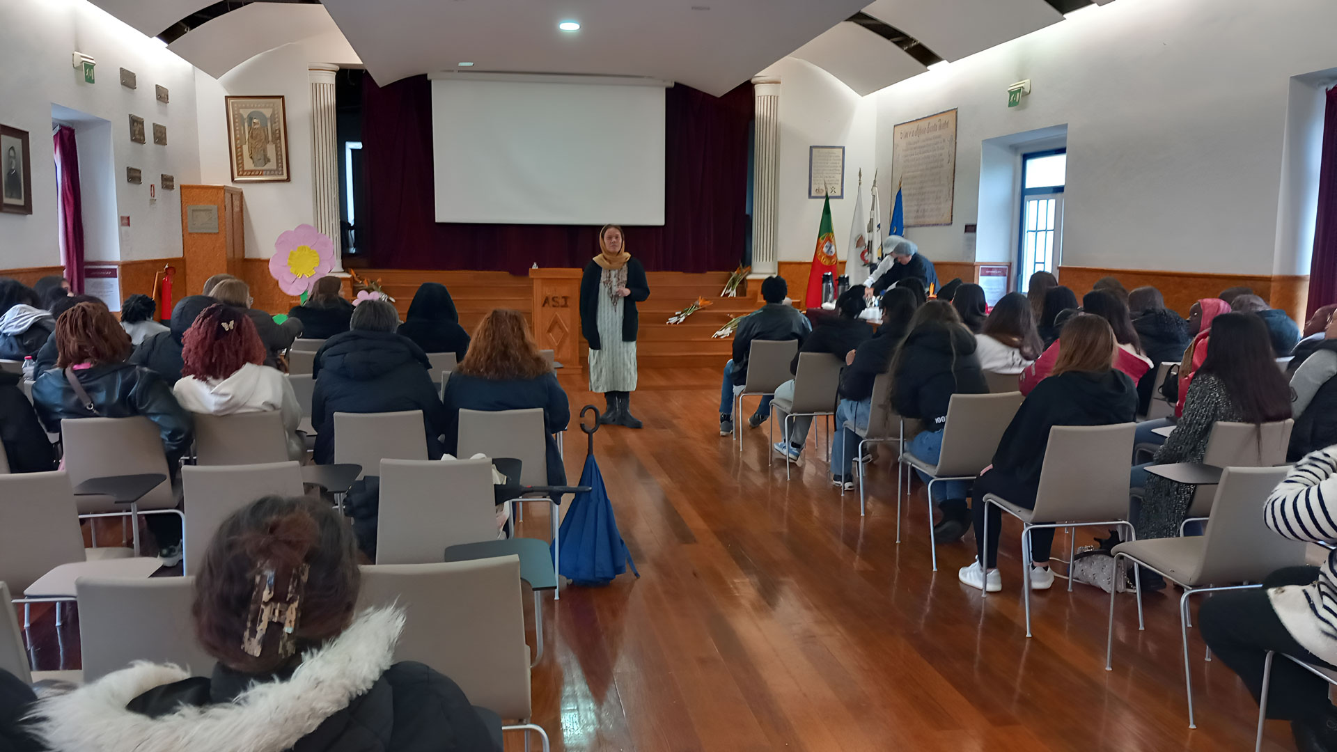 Representante da Comunidade Islâmica da Tapada das Mercês e Algueirão Mem Martins discursa em palestra