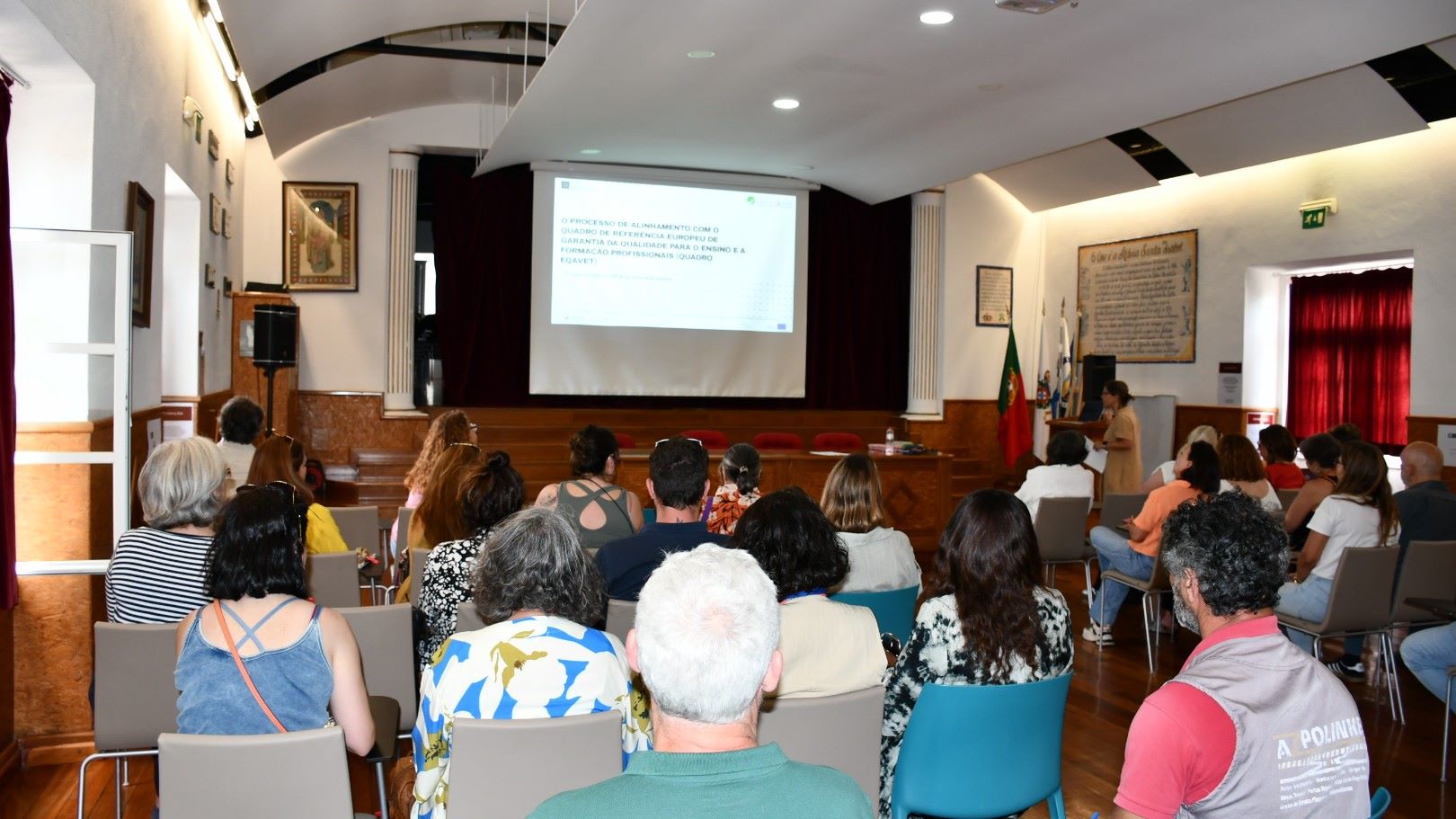 apresentação no auditório da ASI