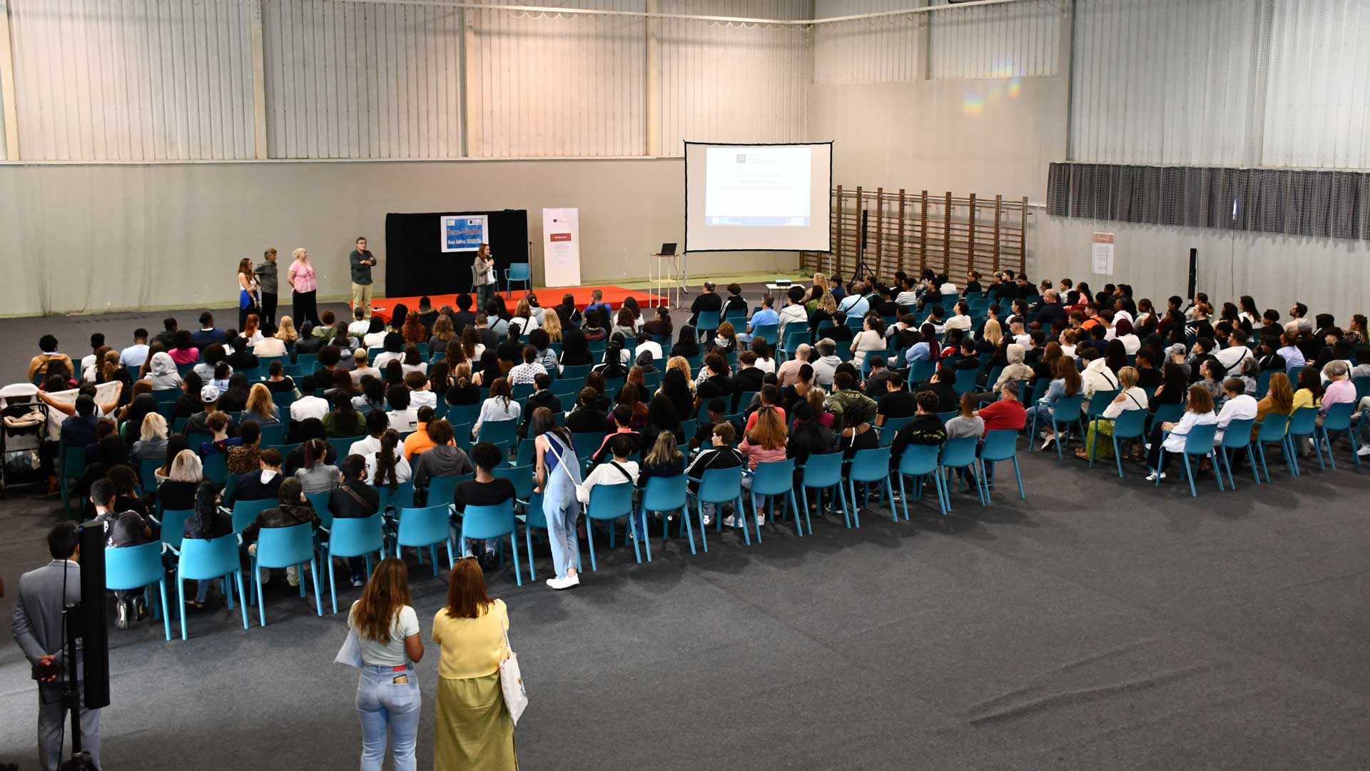Formandos na ASI na abertura do novo ano letivo