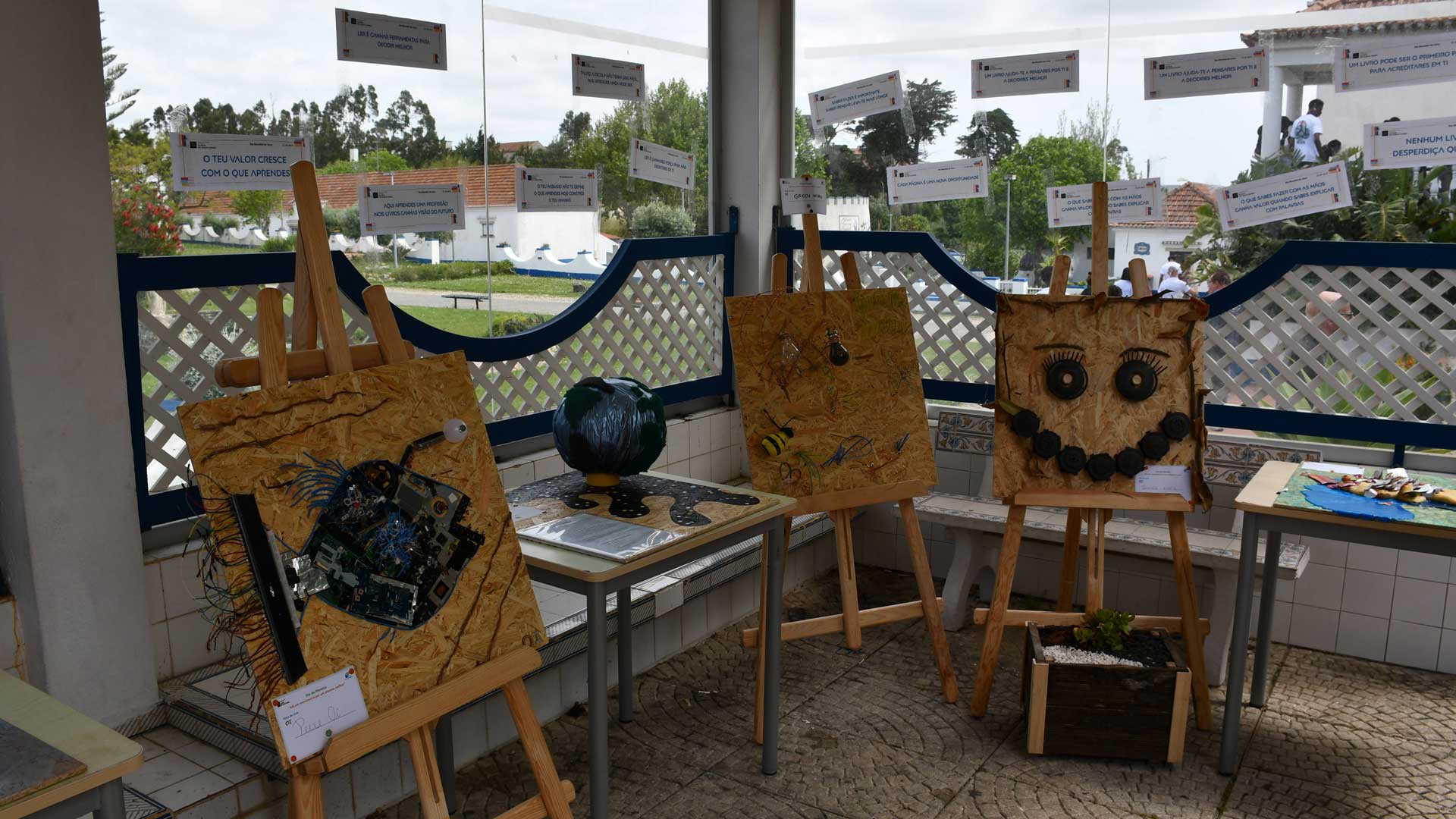 objetos artísticos a partir de materiais reutilizados